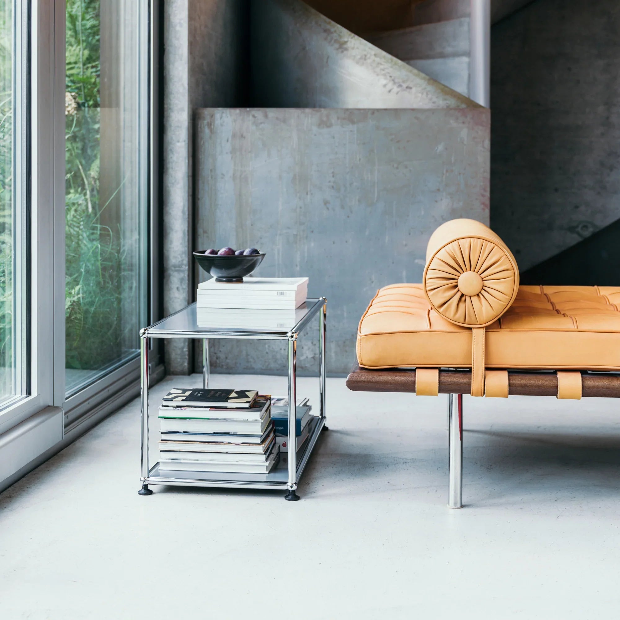 USM Haller side table (M22)