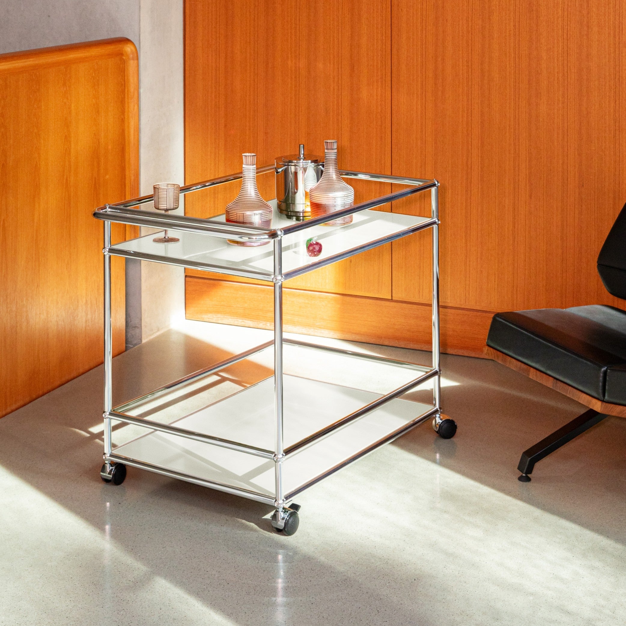USM Haller Serving Cart (L18)
